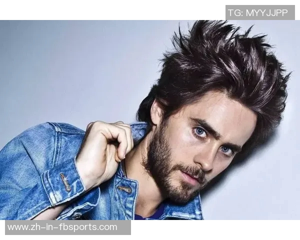 足球巨星挑战舞蹈极限,炫酷舞步引爆全场热潮,令人惊叹的跨界表演瞬间